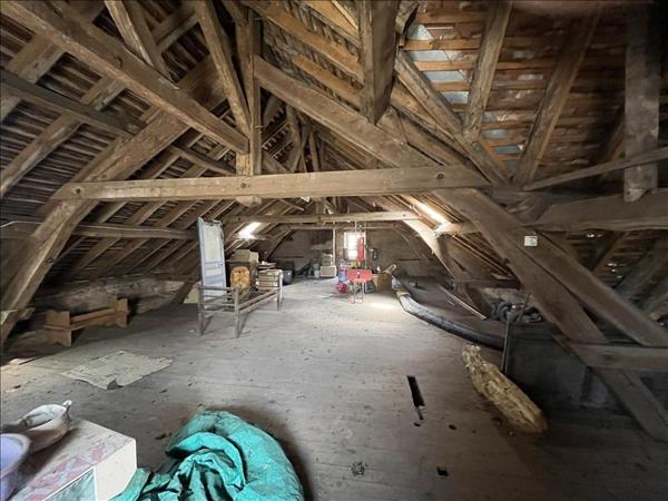 Immeuble à vendre |  Tourtoirac |  195 m²