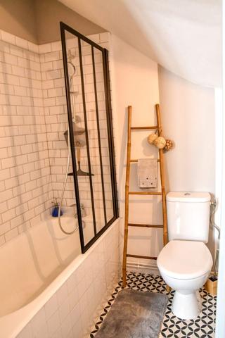 A vendre, Studio de charme au coeur historique de Périgueux - Vue exceptionnelle sur la cathédrale Saint front