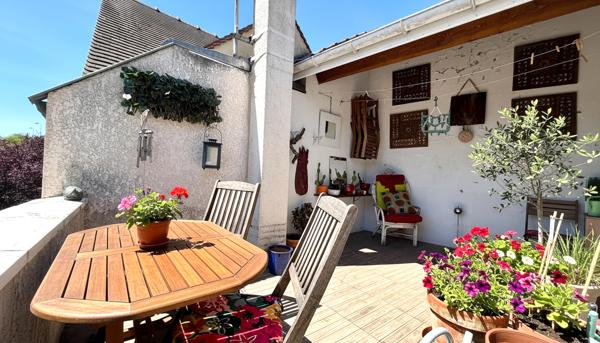 Rare à la vente Maison dans le Village d'Evry