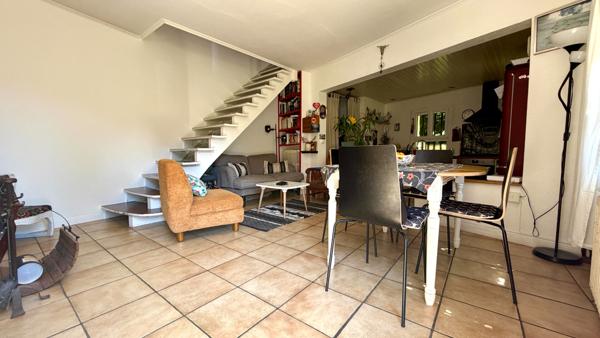 Rare à la vente Maison dans le Village d'Evry