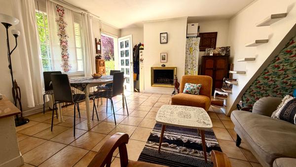 Rare à la vente Maison dans le Village d'Evry