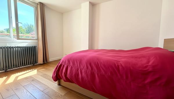 Rare à la vente Maison dans le Village d'Evry