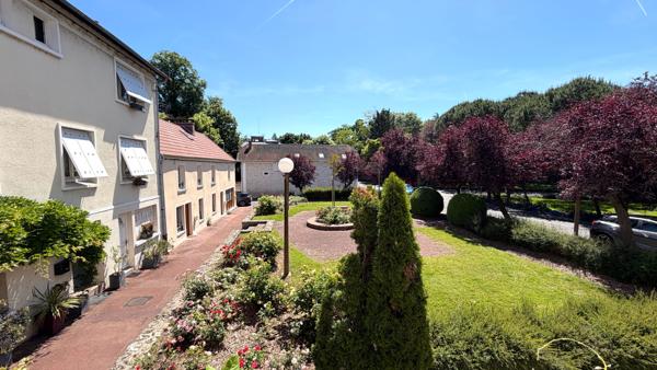 Rare à la vente Maison dans le Village d'Evry