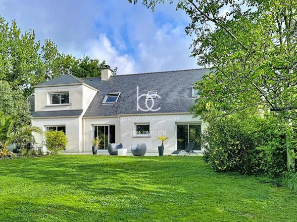 THEIX NOYALO Maison 9 pièces 172 m²