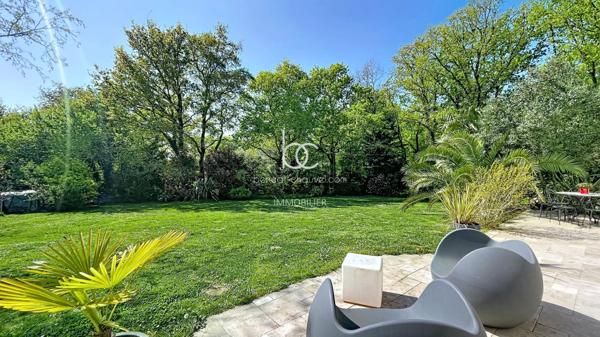THEIX NOYALO Maison 9 pièces 172 m²