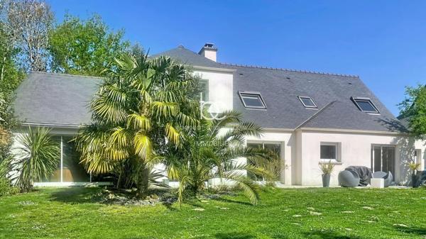 THEIX NOYALO Maison 9 pièces 172 m²