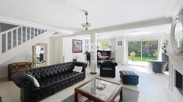 THEIX NOYALO Maison 9 pièces 172 m²