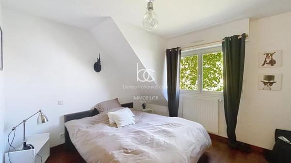 THEIX NOYALO Maison 9 pièces 172 m²