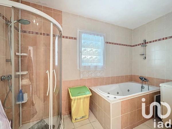 Maison traditionnelle 5 pièces de 107 m² à Millau (12100)