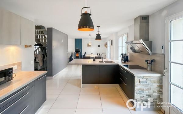 Maison à vendre    6 pièces • 140,90 m2 Magny-en-Vexin