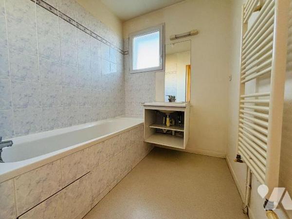 NOUVEAUTE Etude Trente Cinq Notaires ! 

A 5 min de Rennes, sur la commune de NOYAL-CHATILLON...