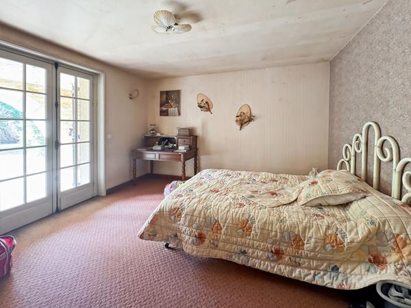 A VENDRE - Maison familiale de caractère de 185 m² avec grand garage, proche des commodités