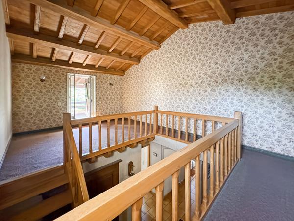 A VENDRE - Maison familiale de caractère de 185 m² avec grand garage, proche des commodités