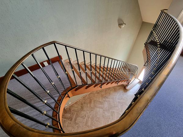 Maison Chateauneuf Sur Sarthe 7 pièce(s) 230 m2