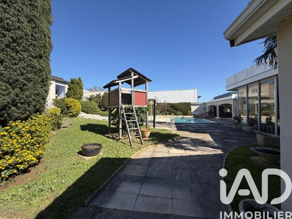 Maison à vendre 6 pièces 240 m² Champniers