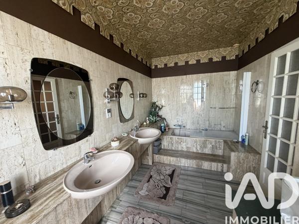 Maison à vendre 6 pièces 240 m² Champniers