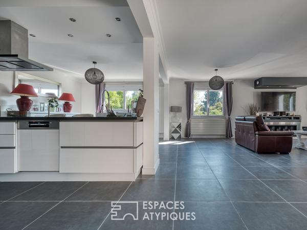 Maison familiale rénovée au coeur de la ville avec piscine