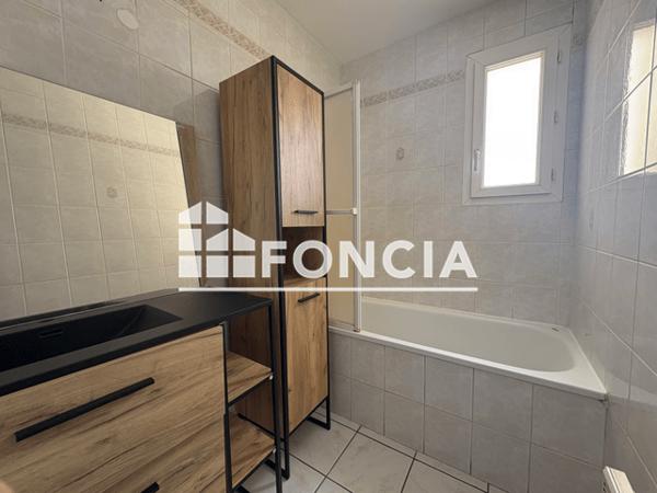 Location Appartement 3 pièces 67 m² - 2 RUE ANDRE ROBERT Beziers 34500