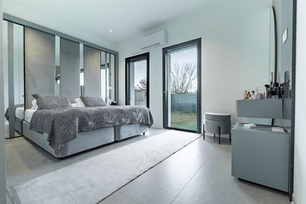 Maison Loire Authion 5 pièce(s) 200.41 m2 , Loire authion