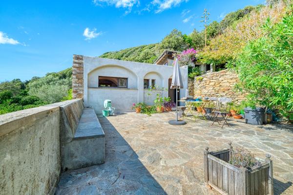 Vente propriété Centuri - Hameau de Cannelle T4 147 m²  avec terrain 5825 m² avec vue mer