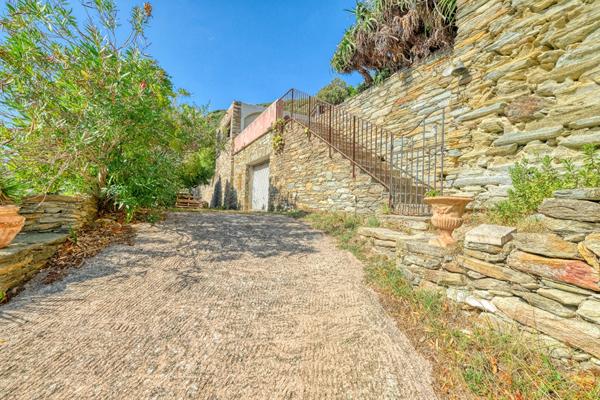 Vente propriété Centuri - Hameau de Cannelle T4 147 m²  avec terrain 5825 m² avec vue mer