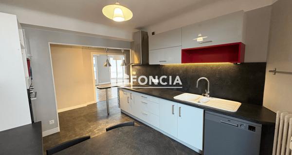Location Appartement 4 pièces 101 m² - Clermont-ferrand 63000