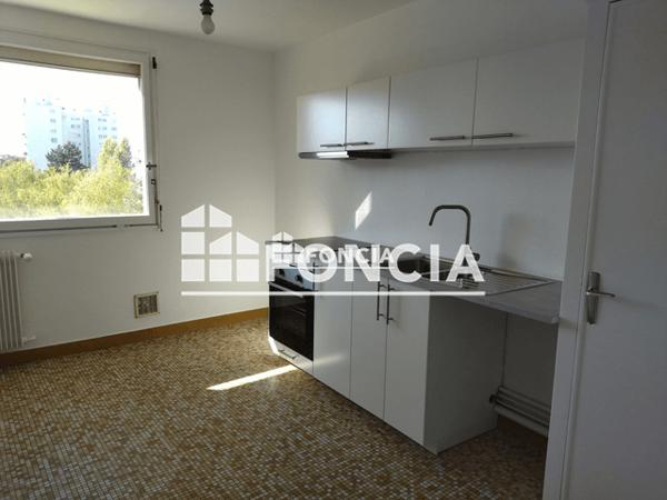 Location Appartement 2 pièces 47.63 m² - LYCEE Reims 51100