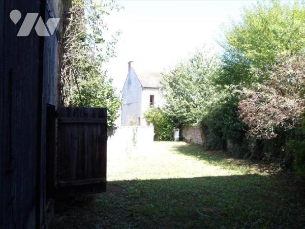 CLUGNAT (23) CREUSE, A vendre une maison de village à rénover de 113 m² hab. et diverses dépend...