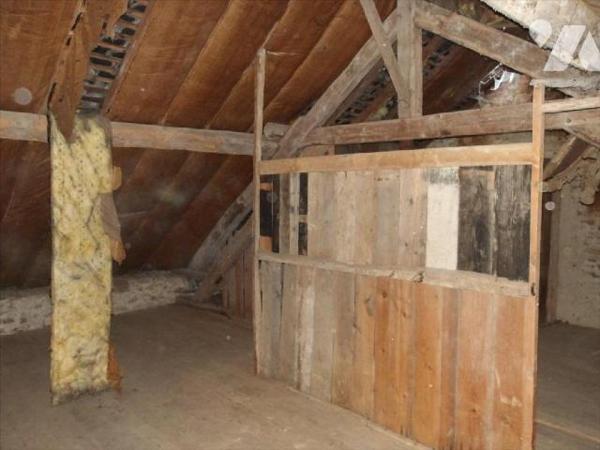 CLUGNAT (23) CREUSE, A vendre une maison de village à rénover de 113 m² hab. et diverses dépend...