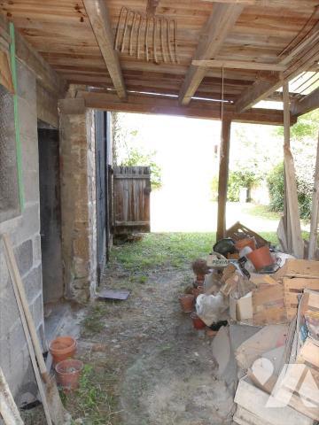 CLUGNAT (23) CREUSE, A vendre une maison de village à rénover de 113 m² hab. et diverses dépend...