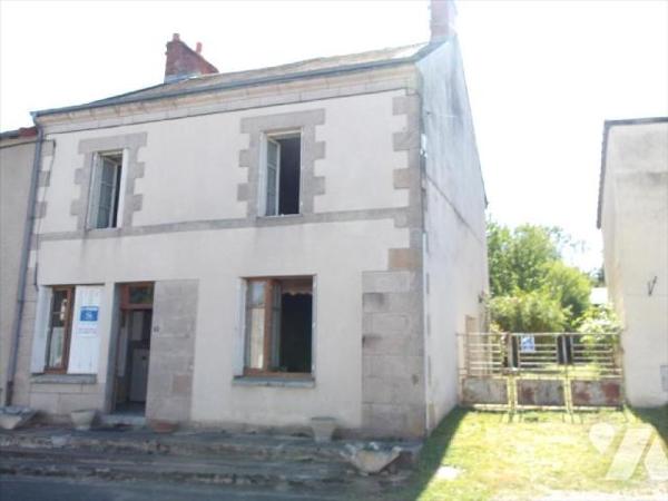 CLUGNAT (23) CREUSE, A vendre une maison de village à rénover de 113 m² hab. et diverses dépend...