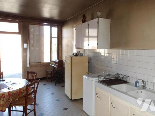 CLUGNAT (23) CREUSE, A vendre une maison de village à rénover de 113 m² hab. et diverses dépend...