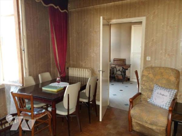 CLUGNAT (23) CREUSE, A vendre une maison de village à rénover de 113 m² hab. et diverses dépend...