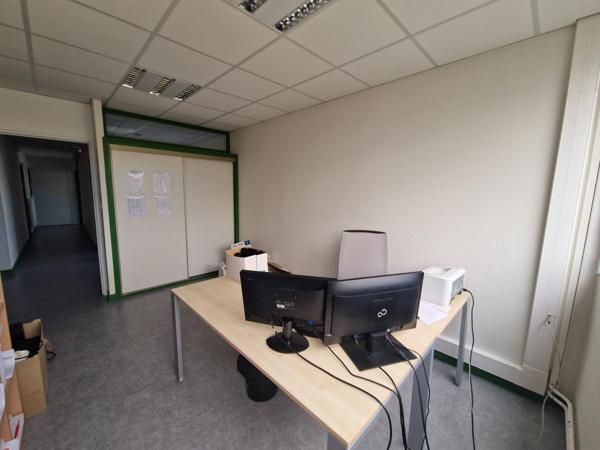 Bureaux 98m² – Beaucouze