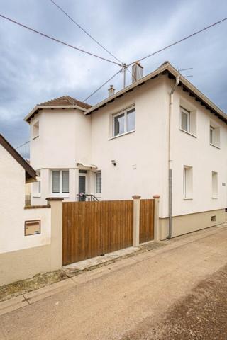 Maison 138 m², 5 chambres, cour, jardin et dépendance