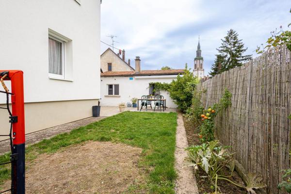 Maison 138 m², 5 chambres, cour, jardin et dépendance