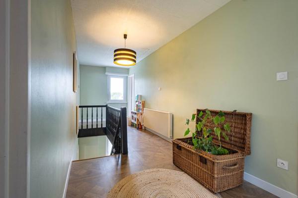 Maison 138 m², 5 chambres, cour, jardin et dépendance