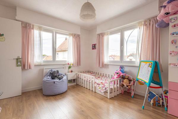 Maison 138 m², 5 chambres, cour, jardin et dépendance