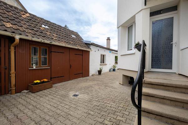 Maison 138 m², 5 chambres, cour, jardin et dépendance