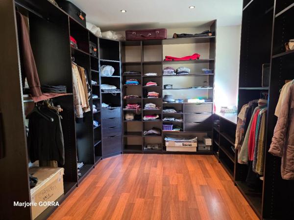 NANS LES PINS APPARTEMENT T5 AVEC JARDIN