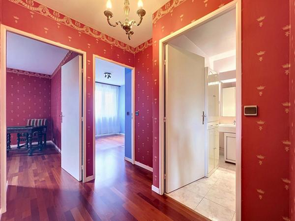 CHATOU APPARTEMENT 87M2 2CH BALCON CAVE 2 PARKINGS