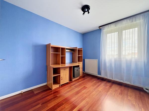 CHATOU APPARTEMENT 87M2 2CH BALCON CAVE 2 PARKINGS