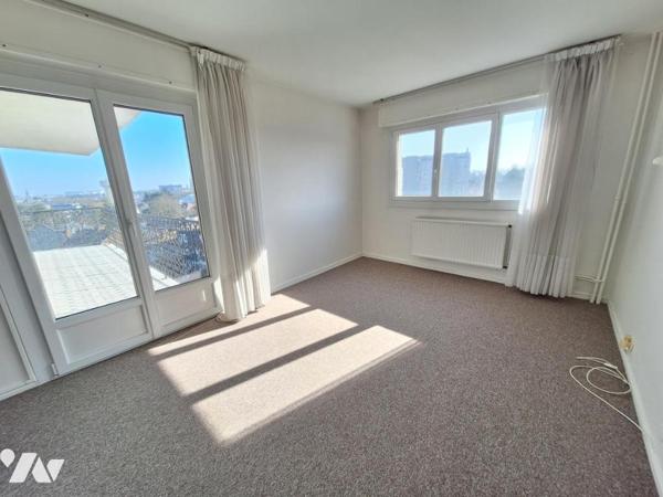 Sainte Catherine, Spacieux type 4 double exposition avec cave et garage