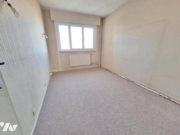 Sainte Catherine, Spacieux type 4 double exposition avec cave et garage