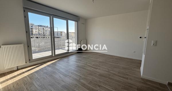 Location Appartement 2 pièces 43.96 m² - ÉRagny 95610