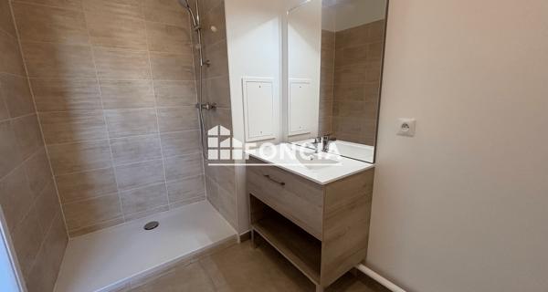 Location Appartement 2 pièces 43.96 m² - ÉRagny 95610