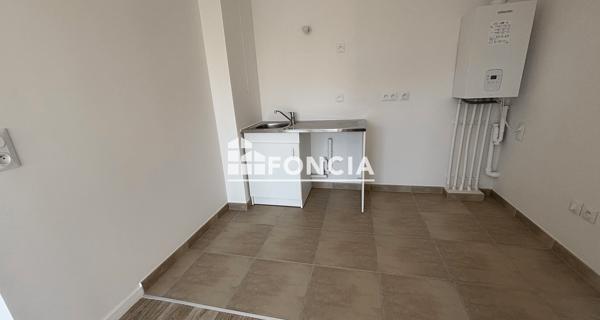 Location Appartement 2 pièces 43.96 m² - ÉRagny 95610