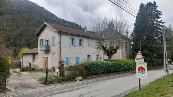 Châtillon-en-Diois (26410) En exclusivité à 26410 Châtillon-en-Diois/Ensemble Immobilier de 5 appartements