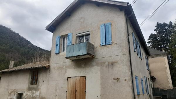 Châtillon-en-Diois (26410) En exclusivité à 26410 Châtillon-en-Diois/Ensemble Immobilier de 5 appartements