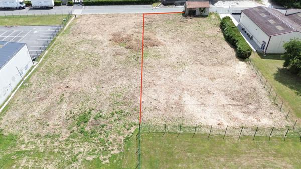 Coulommiers (77120) Terrain de 1939m ² en zone industrielle.